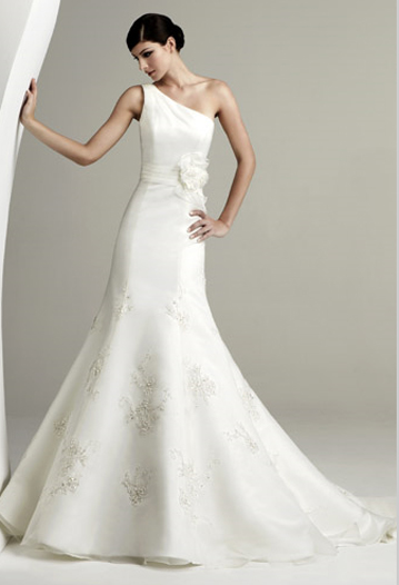 More Wedding Photos Done by Eugene Conde can Be Found at kittychinCouture.com